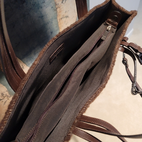 Vintage Chanel wool tote - Picture 2 of 8